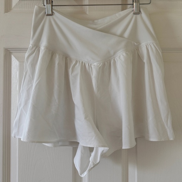 aerie Pants - Offline by Aerie White Crossover Skirted Active Skort Size L EUC
